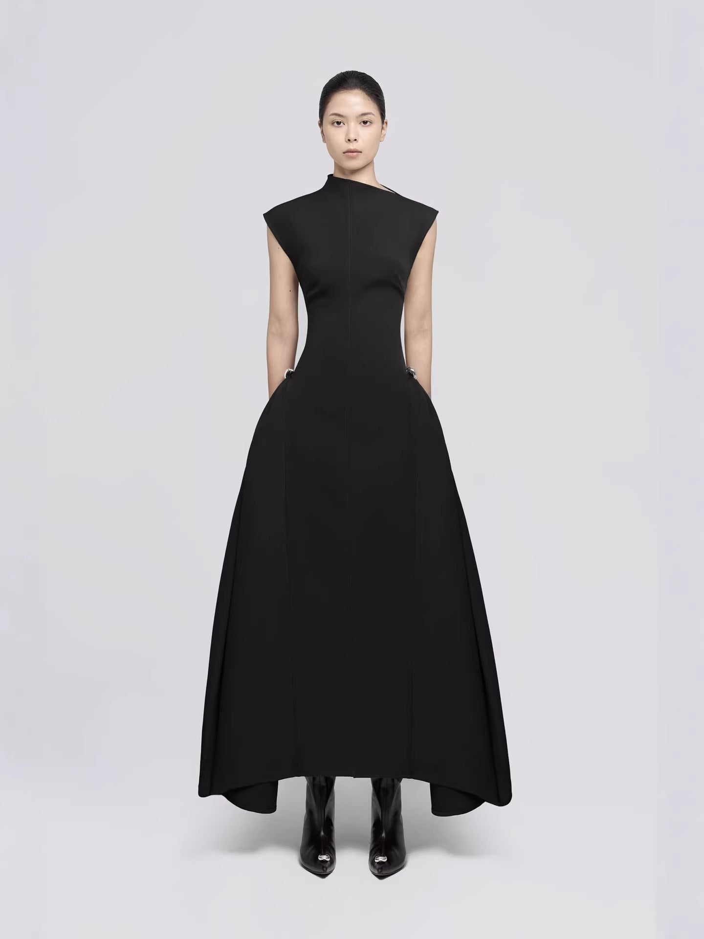 Em Stock | Vestido Feminino de Verão Europeu e Americano Transfronteiriço, Vestido Comprido Irregular Simples, de cor sólida, sem mangas que aperta a cintura