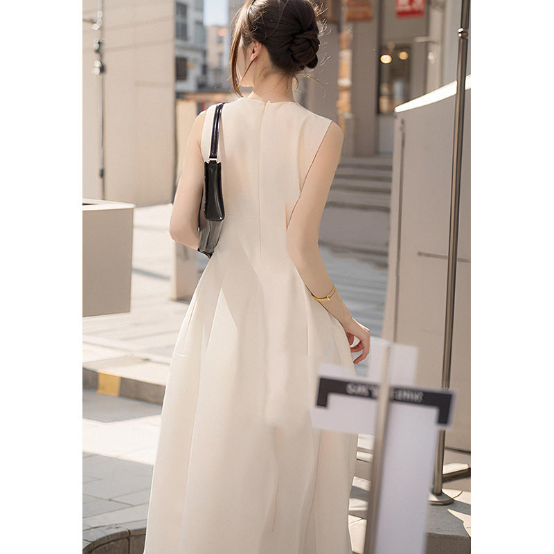 Vestido branco de decote redondo, de decote redondo e sem mangas para mulher, novo verão de 2026, saia comprida elegante e fina com bainha larga