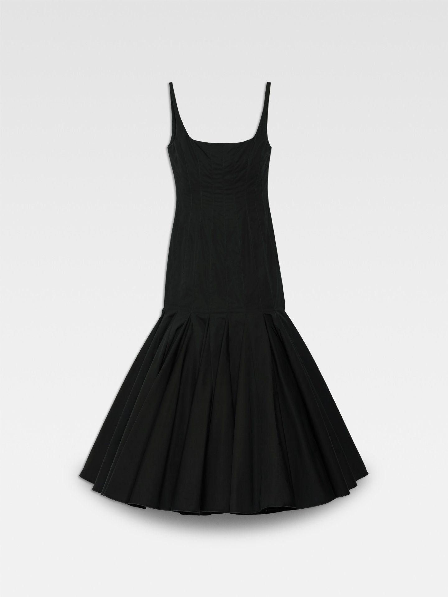 2025 Novo Vestido Francês de Alças Finas Europeu e Americano para Mulher, Estilo Emagrecedor Suave de Verão Estilo Simples Plissado Grande