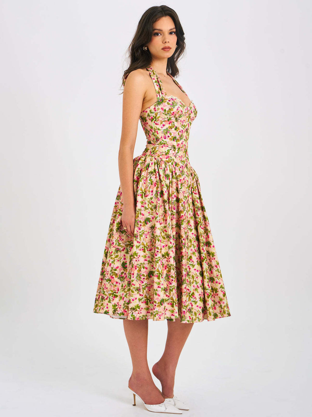 2026 Novo vestido feminino transfronteiriço de férias francesas com estampado europeu e americano vestido midi vintage floral para o verão