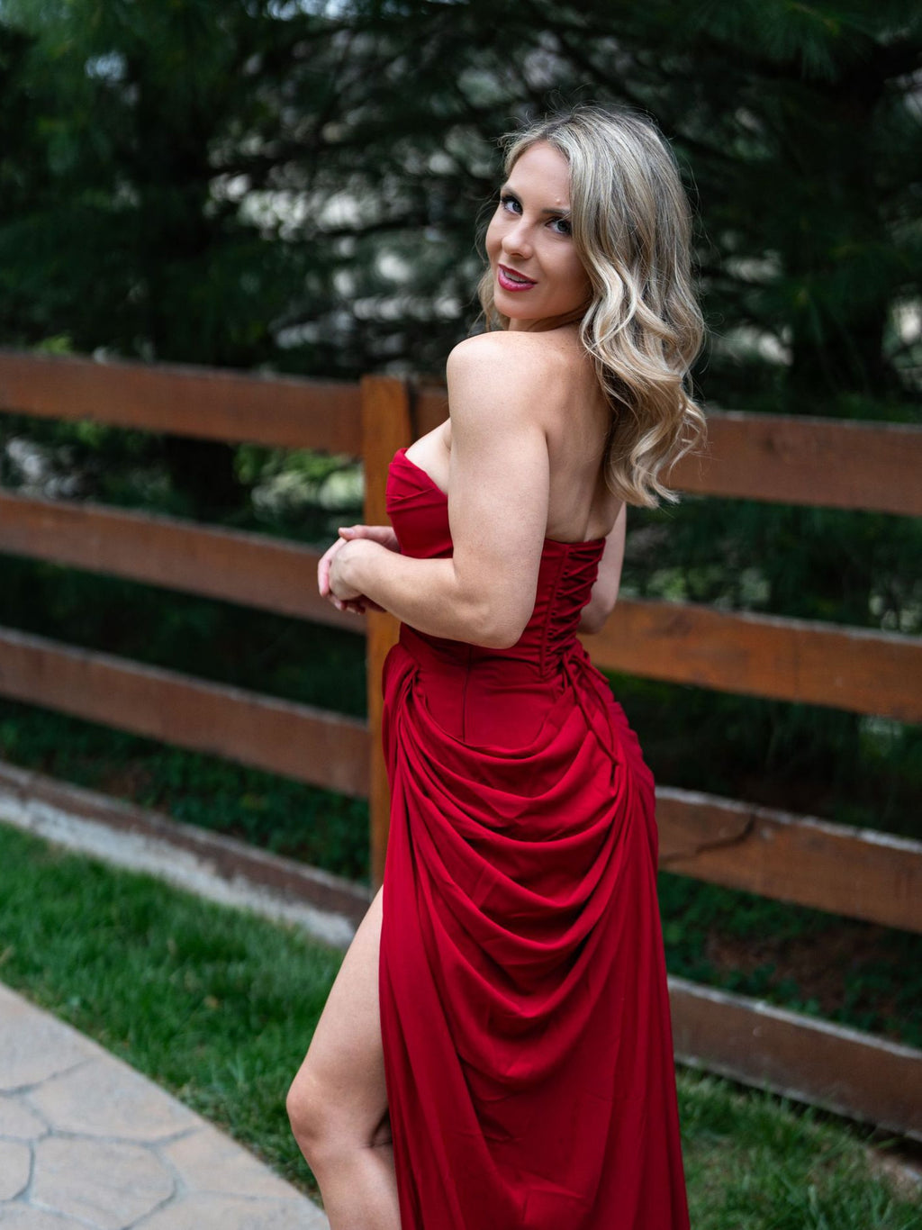 Em Stock | Vestido de Verão Feminino Vestido Leve de Luxo De Alta Gama, Vintage Sem Alças, Cintura e Cintura Plissada Vestido Longo de Fenda Alta