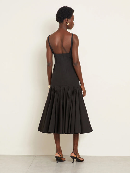 2025 Novo Vestido Francês de Alças Finas Europeu e Americano para Mulher, Estilo Emagrecedor Suave de Verão Estilo Simples Plissado Grande