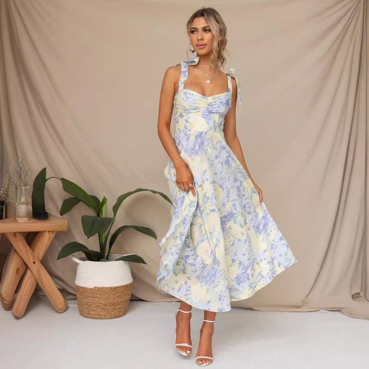 2024 Vestido Novo Slim Fit, Estampado em V, com decote em V que aperta a cintura, para mulheres de comprimento médio